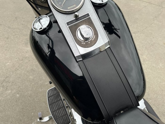2005 HARLEY-DAVIDSON FLSTC HERITAGE SOFTAIL CLASSIC Black