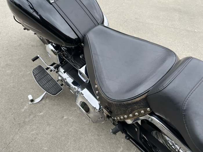 2005 HARLEY-DAVIDSON FLSTC HERITAGE SOFTAIL CLASSIC Black