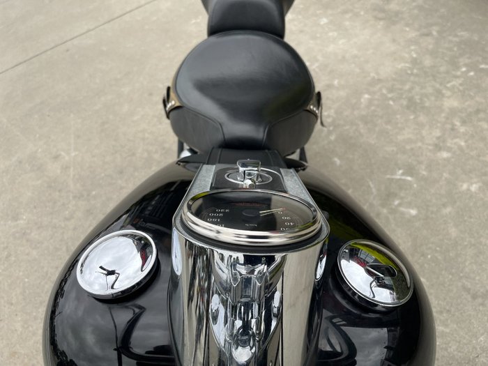 2005 HARLEY-DAVIDSON FLSTC HERITAGE SOFTAIL CLASSIC Black