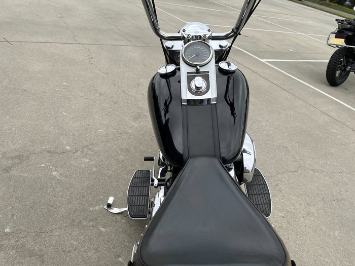 2005 HARLEY-DAVIDSON FLSTC HERITAGE SOFTAIL CLASSIC Black
