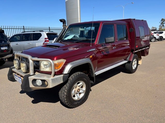 2013 TOYOTA LANDCRUISER