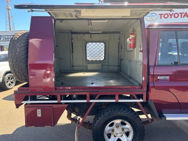 2013 TOYOTA LANDCRUISER