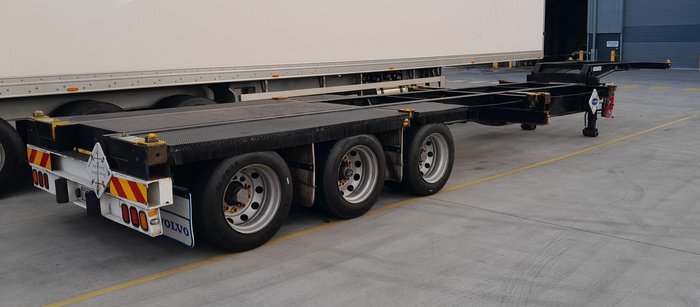 2013 Krueger 40' Drop Deck Skeletal Black