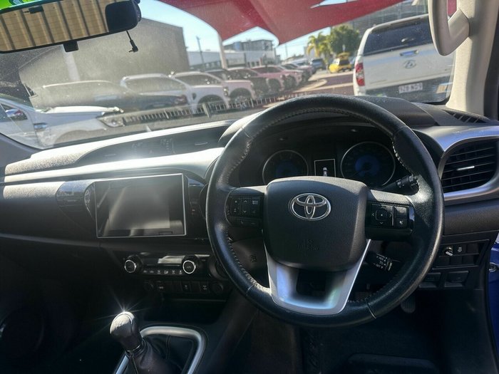 2015 Toyota Hilux SR5