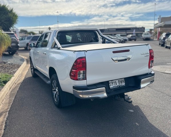 2018 TOYOTA HILUX