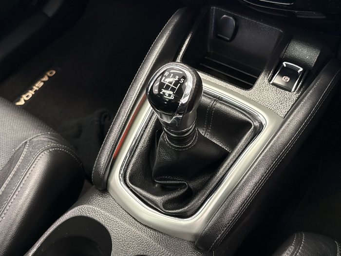 2016 Nissan QASHQAI Ti