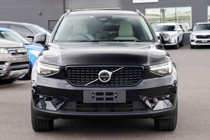 2024 Volvo XC40 Ultra B4 Dark