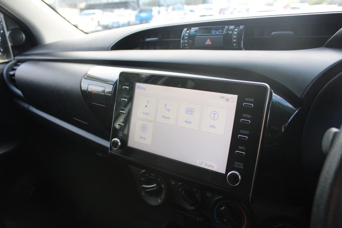 2022 Toyota Hilux SR