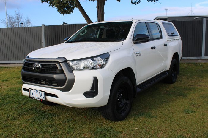 2022 Toyota Hilux SR