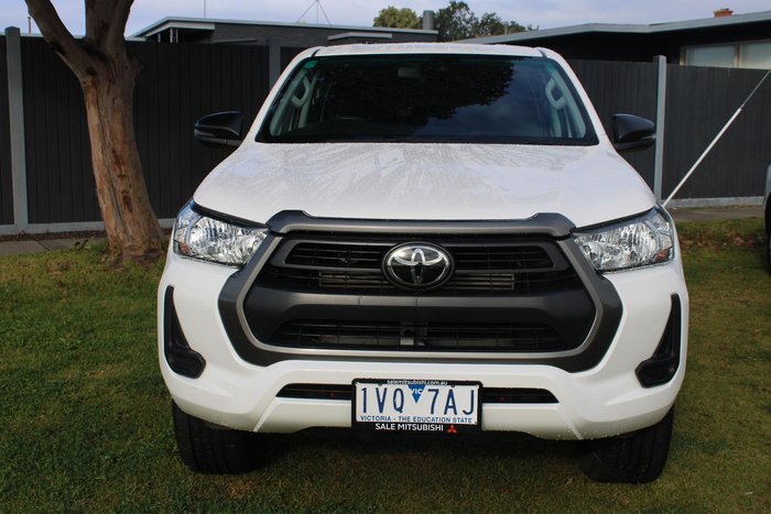 2022 Toyota Hilux SR