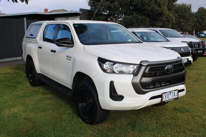 2022 Toyota Hilux SR