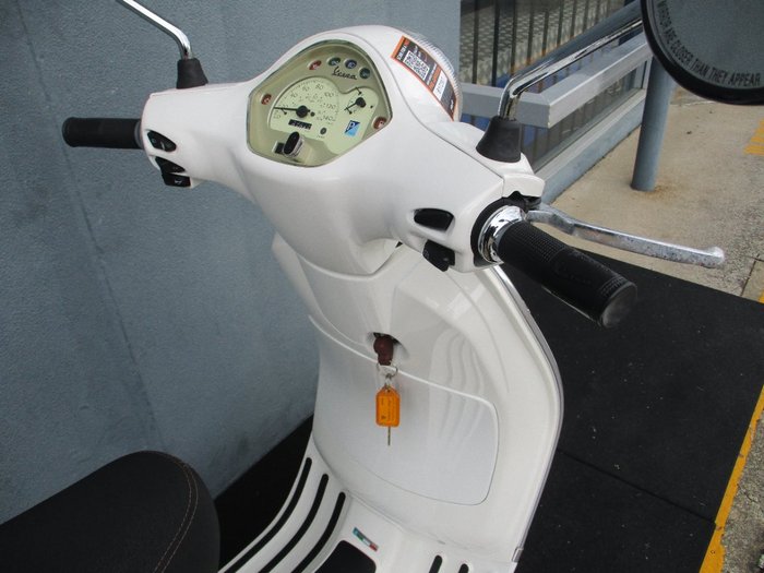 2012 VESPA LX 125 White