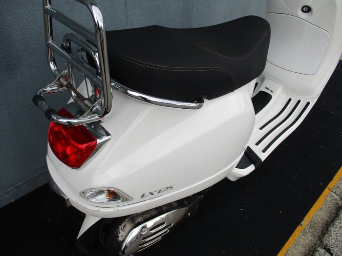 2012 VESPA LX 125 White