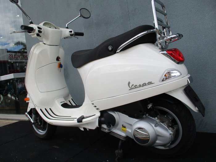2012 VESPA LX 125 White