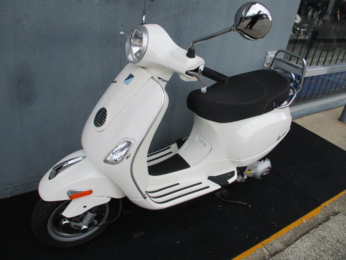 2012 VESPA LX 125 White