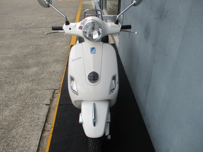 2012 VESPA LX 125 White