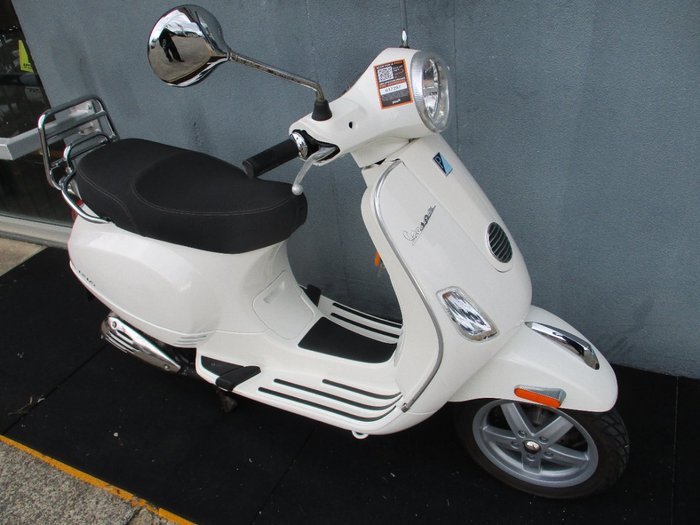 2012 VESPA LX 125 White