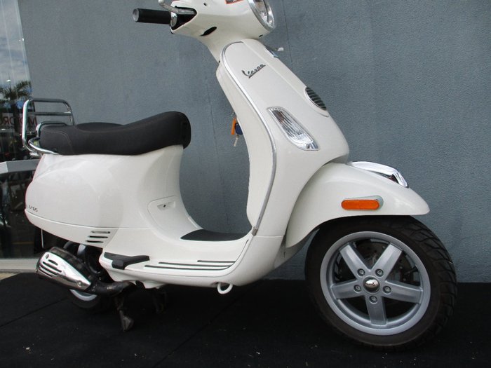 2012 VESPA LX 125 White