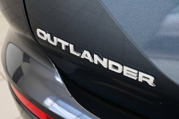 2024 Mitsubishi Outlander LS