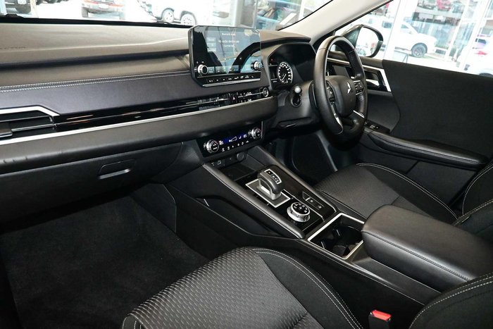 2024 Mitsubishi Outlander LS