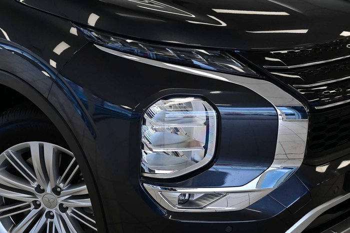 2024 Mitsubishi Outlander LS