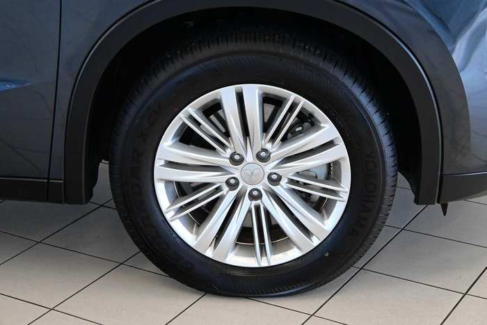 2024 Mitsubishi Outlander LS