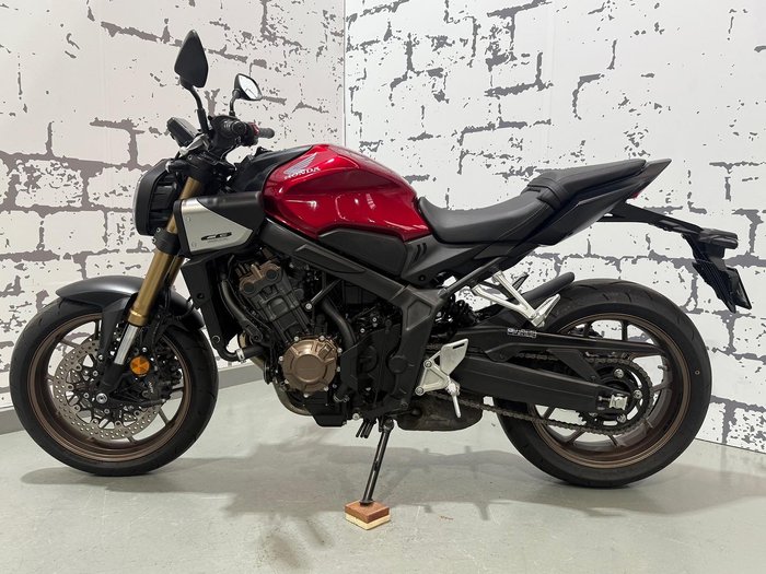2024 Honda CB650R CB Red