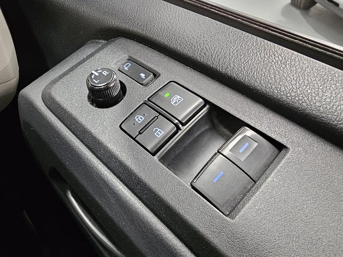 2019 Toyota Hiace 
