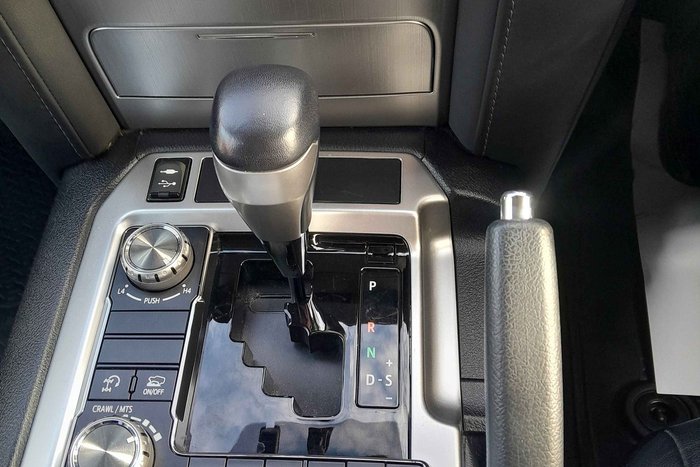 2020 Toyota Landcruiser VX