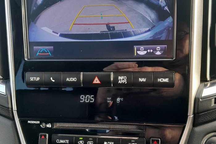 2020 Toyota Landcruiser VX