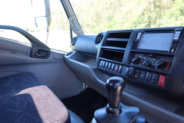 2015 Hino 300 Series - 917 Mwb
