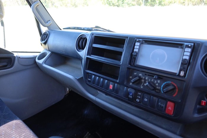 2015 Hino 300 Series - 917 Mwb