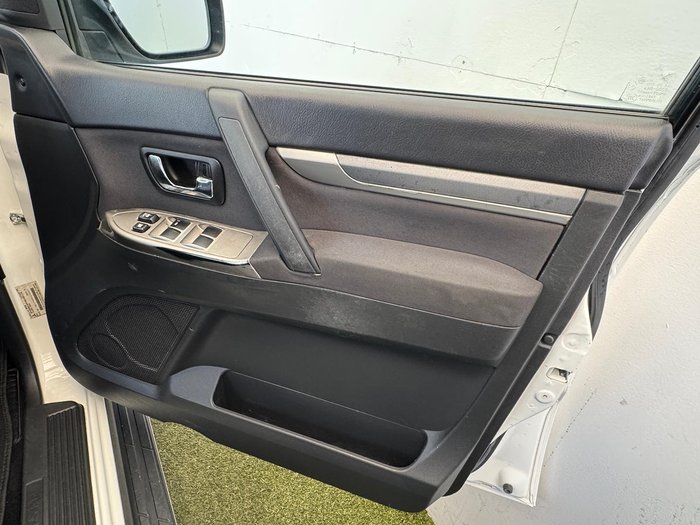 2015 Mitsubishi Pajero GLX
