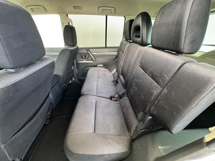 2015 Mitsubishi Pajero GLX
