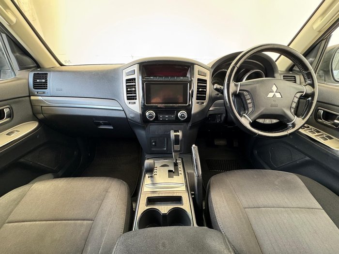 2015 Mitsubishi Pajero GLX