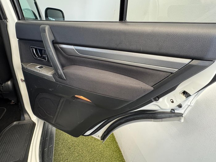 2015 Mitsubishi Pajero GLX