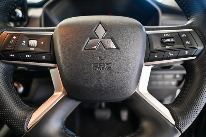 2024 Mitsubishi Outlander LS