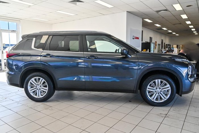 2024 Mitsubishi Outlander LS