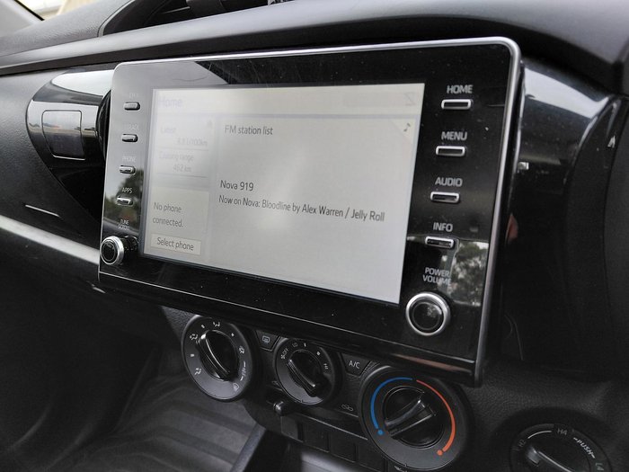 2021 Toyota Hilux SR