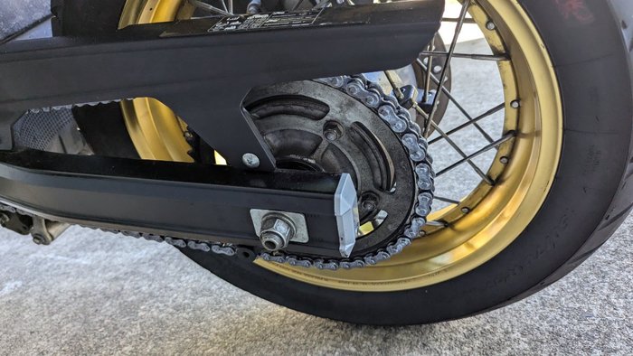 2018 Suzuki V-STROM 650XT (DL650XA) Yellow