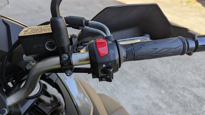 2018 Suzuki V-STROM 650XT (DL650XA) Yellow