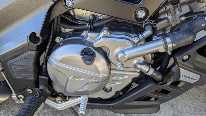 2018 Suzuki V-STROM 650XT (DL650XA) Yellow