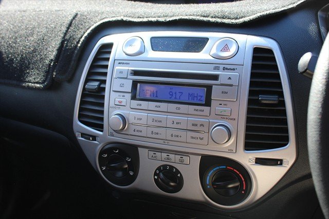 2011 Hyundai i20 Active PB MY12 Electric Green