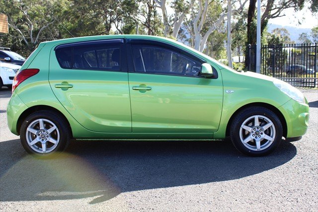 2011 Hyundai i20 Active PB MY12 Electric Green
