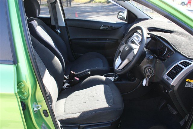 2011 Hyundai i20 Active PB MY12 Electric Green