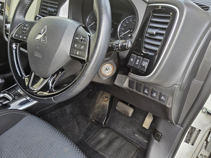 2020 Mitsubishi Outlander ES ZL MY21 White