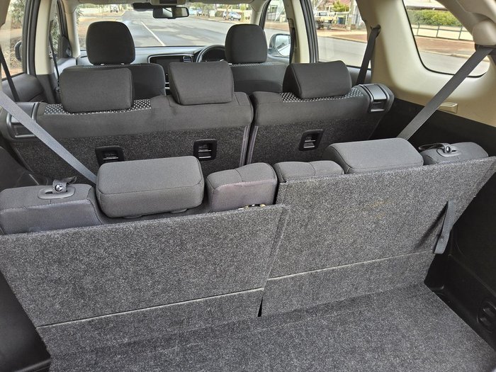 2020 Mitsubishi Outlander ES ZL MY21 White