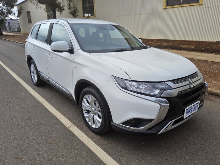 2020 Mitsubishi Outlander ES ZL MY21 White