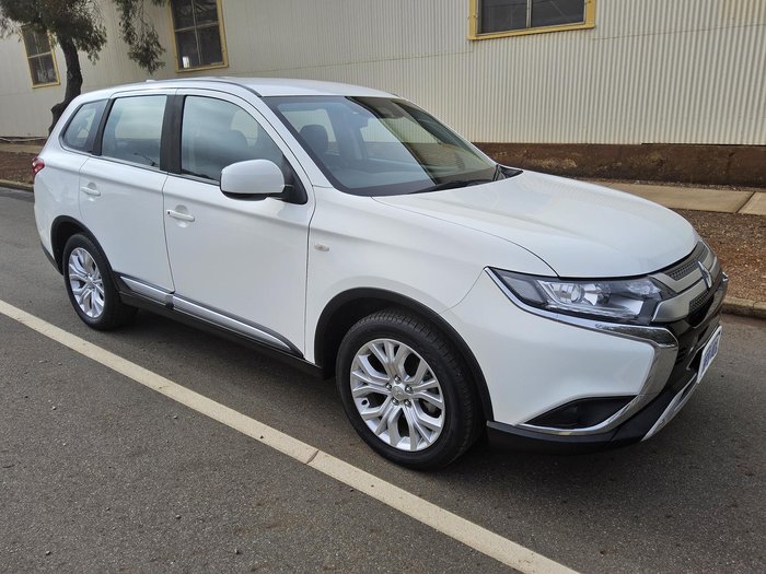 2020 Mitsubishi Outlander ES ZL MY21 White