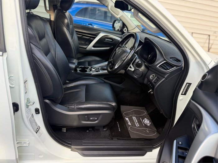 2016 Mitsubishi Pajero Sport Exceed